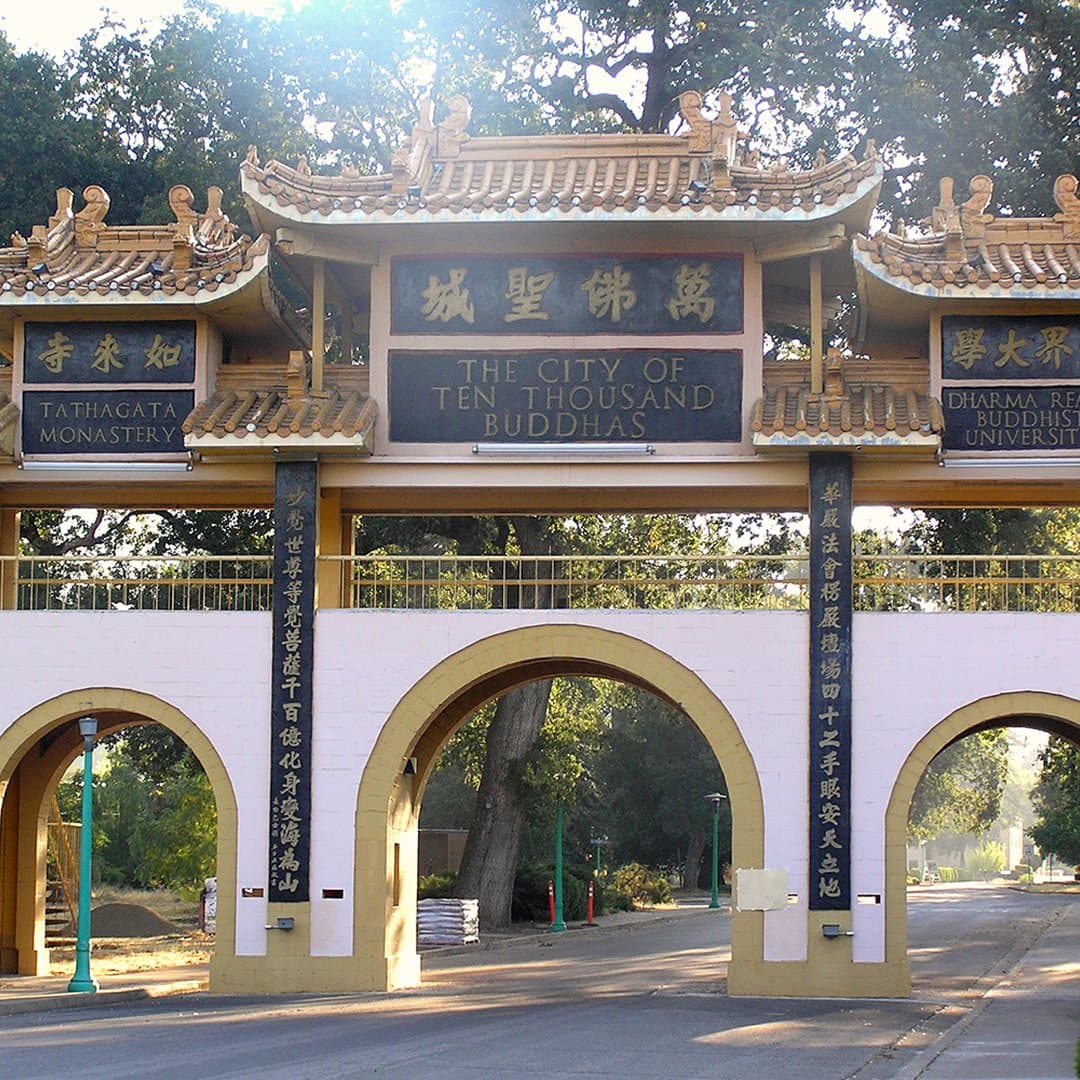 City of 10,000 Buddhas
